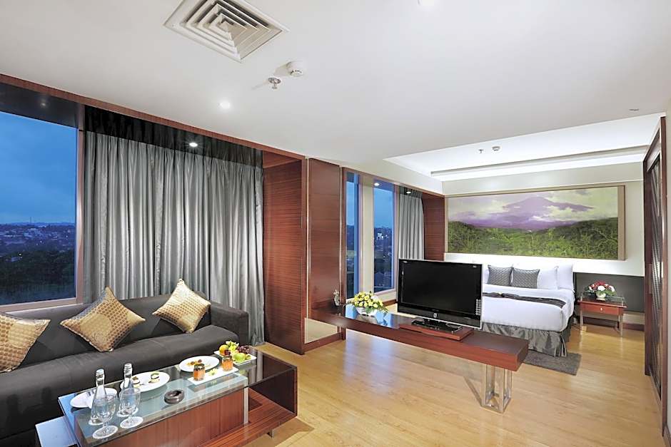 Grand Candi Hotel