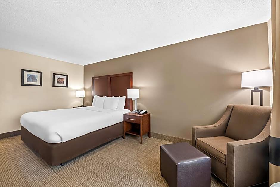 Comfort Inn & Suites Durham near Duke University