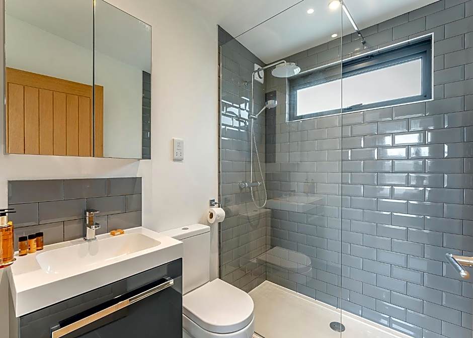 Swanborough Lakes Luxury Lodges