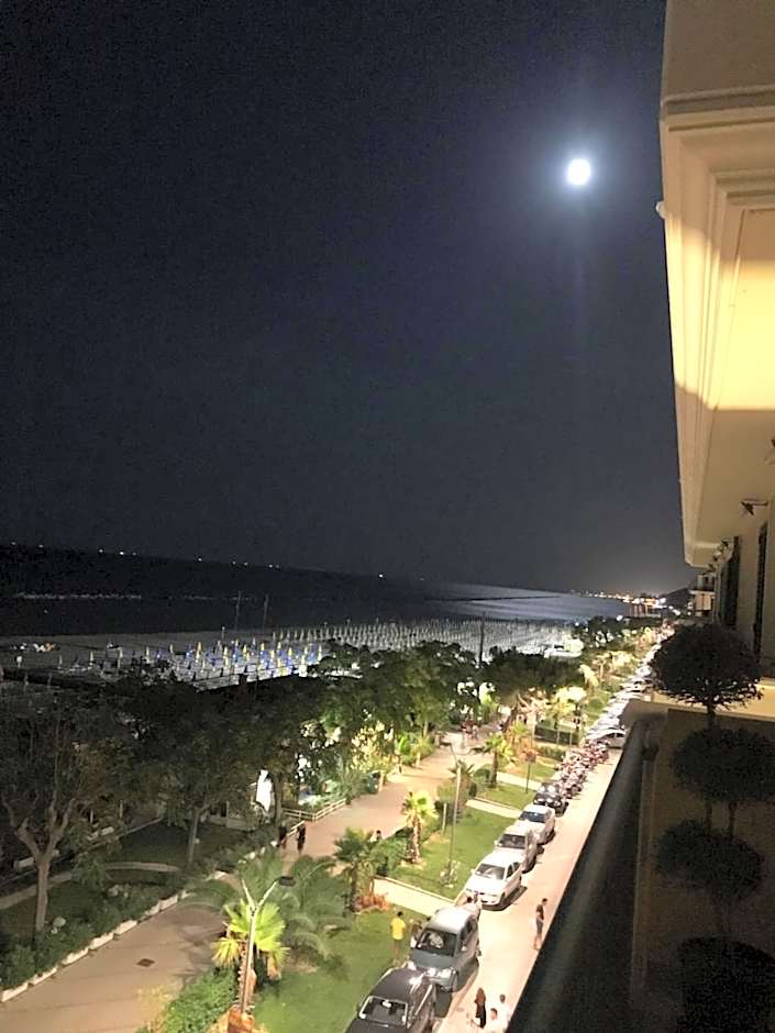 Hotel Capital