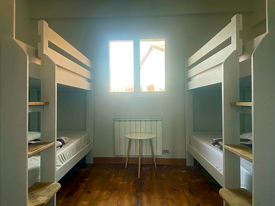 Las Hadas Albergue -solo para Peregrinos - Vegano -Bar