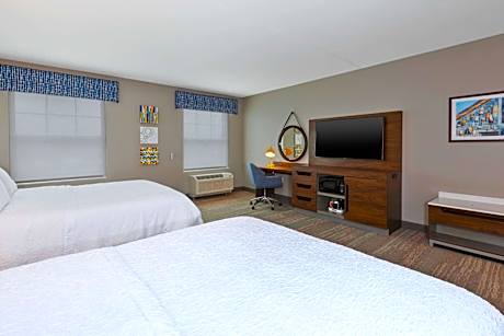 Queen Room with Two Queen Beds - Pet Friendly