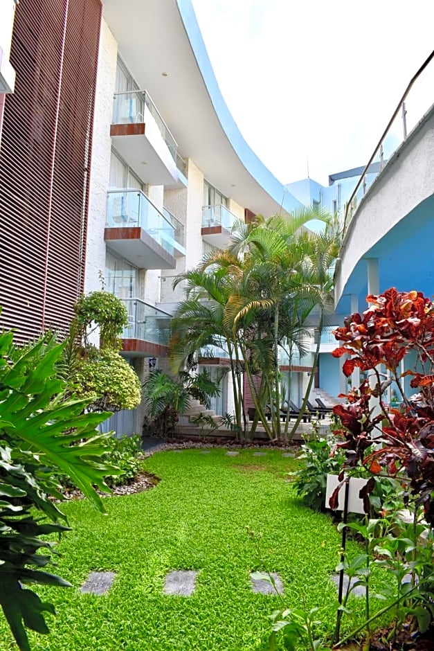 Country Hotel & Suites