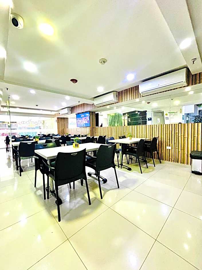 Hotel Laureles Plaza