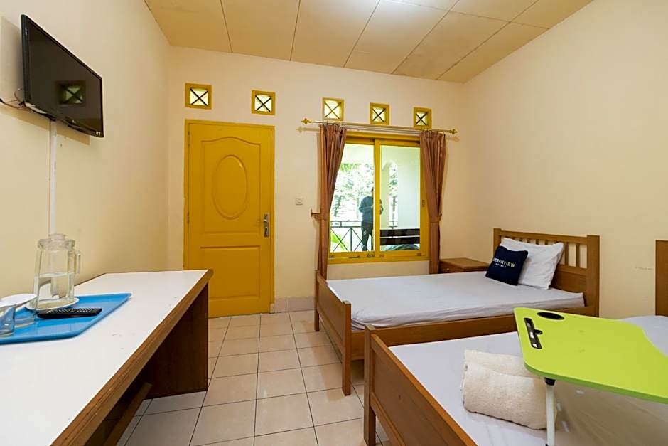 Urbanview Hotel Griya Astoeti 2 Cisarua Puncak