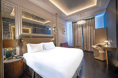 Deluxe Suite, 1 King Bed - View to Sveta Nedelya Square