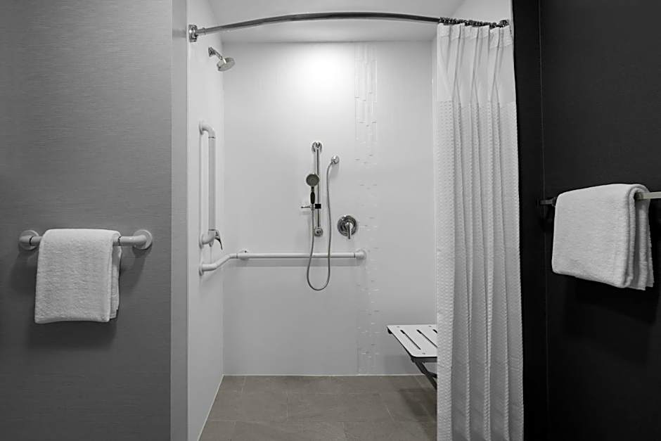 Courtyard by Marriott Los Angeles Burbank Airport