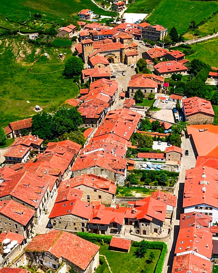 Hotel Santillana