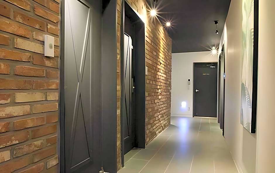 Brown Dot Hotel