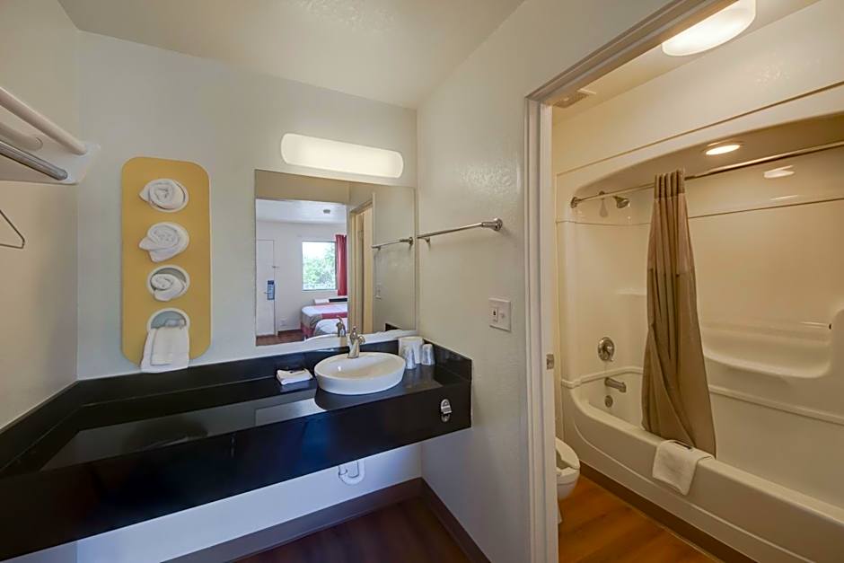 Motel 6-Lakeland, FL