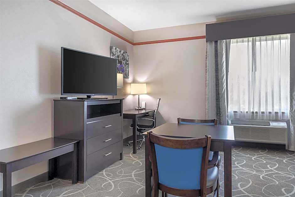 Best Western Limestone Inn & Suites