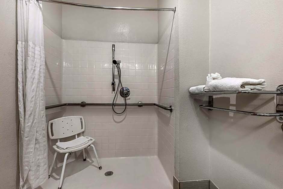 Best Western Clubhouse Inn & Suites