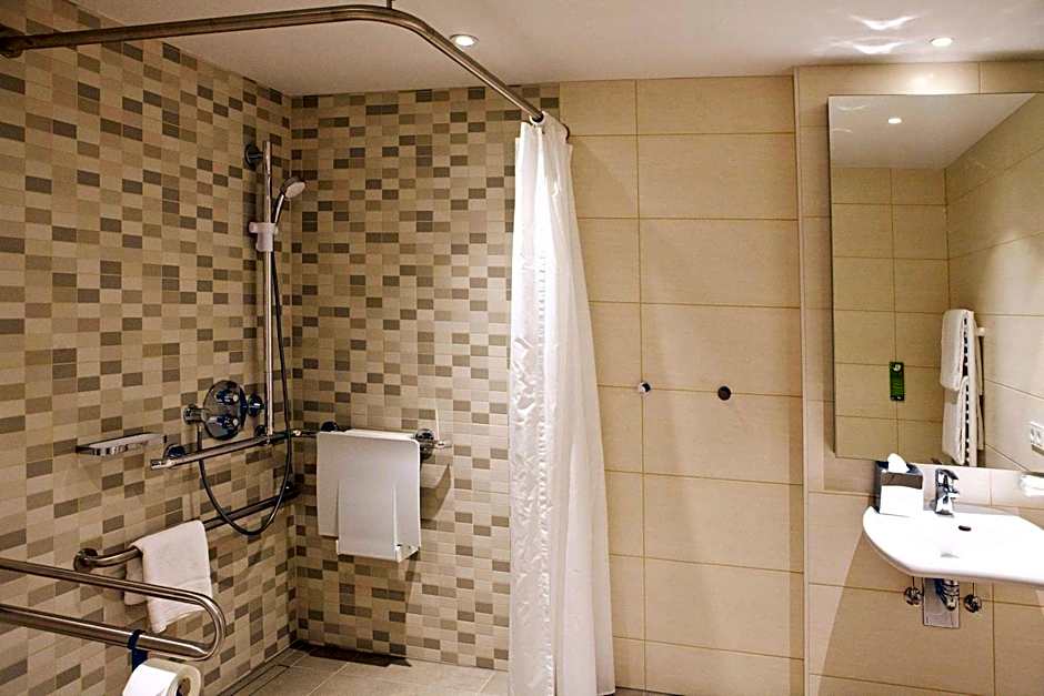 Hampton by Hilton Berlin City East Side Gallery