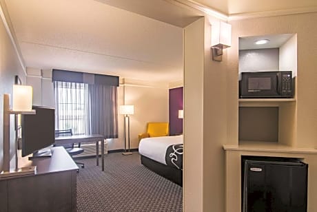 1 King Bed, Accessible Room, Non-Smoking