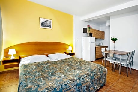 Three-Bedroom Apartment (6 Adults)
