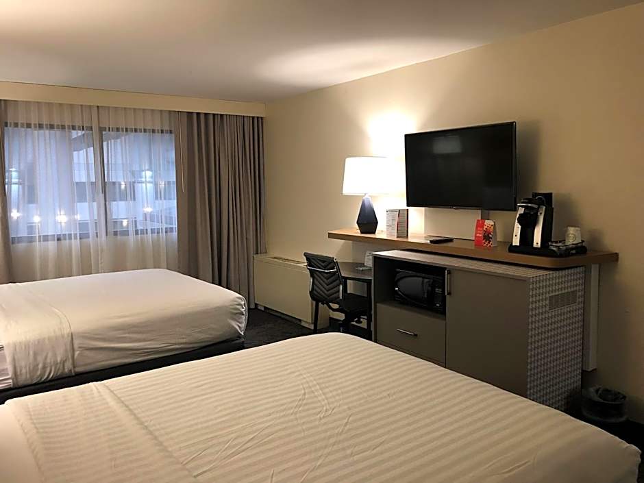 Holiday Inn & Suites Chicago North Shore (Skokie) by IHG