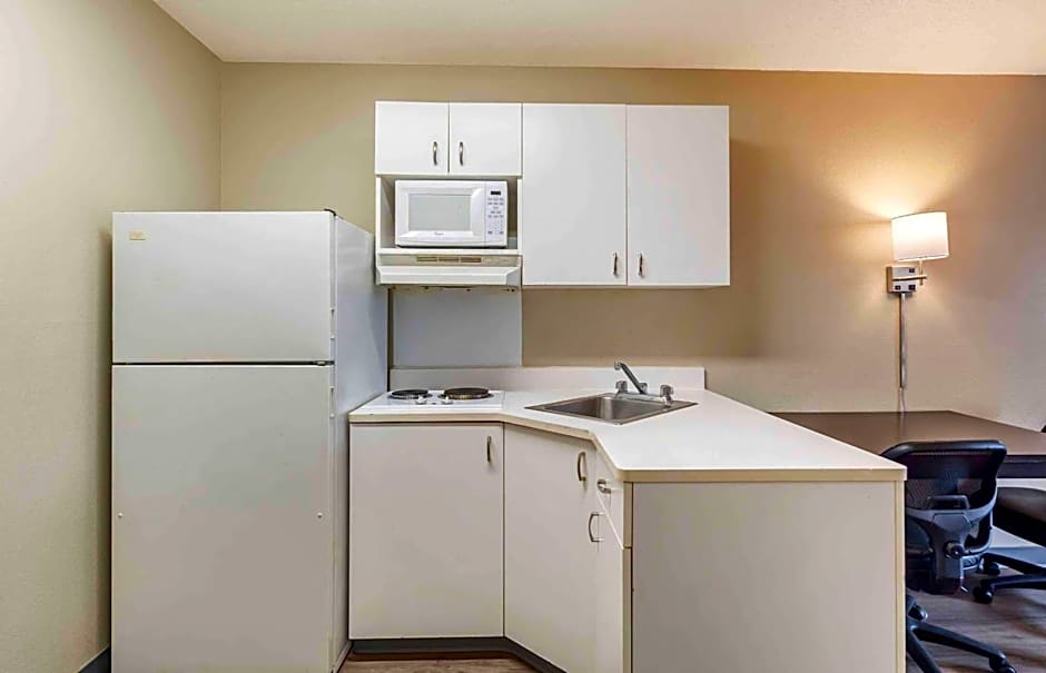 Extended Stay America Suites - Chicago - Woodfield Mall