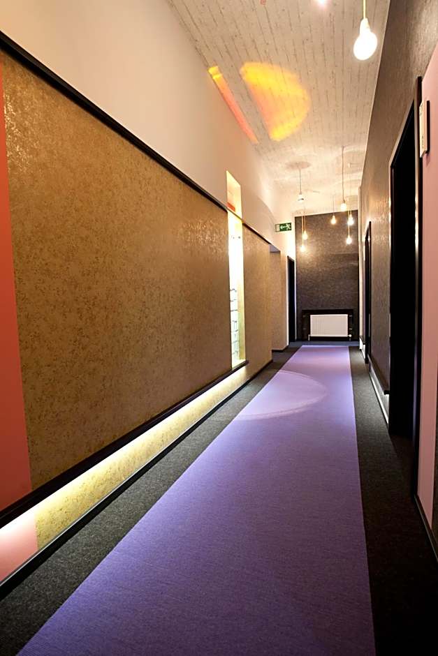 Hotel Cristall - Frankfurt City