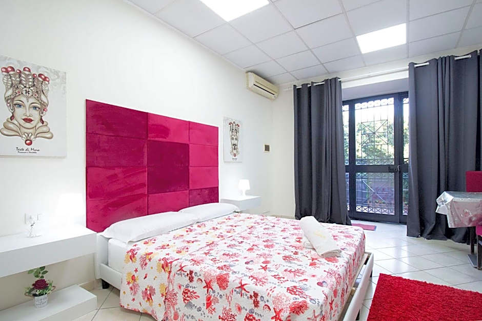 Royal Playa Suite and Apartament -private parking- self chek out