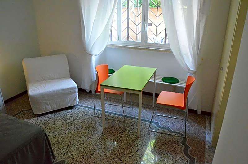 Maison Colosseo (Via dei Querceti 24)