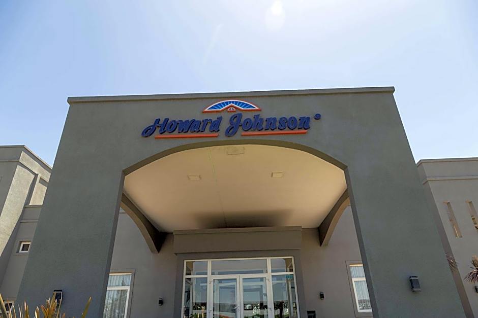 Howard Johnson Funes
