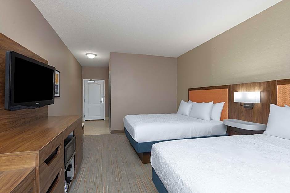Hampton Inn By Hilton And Suites Harrisburg/North, Pa
