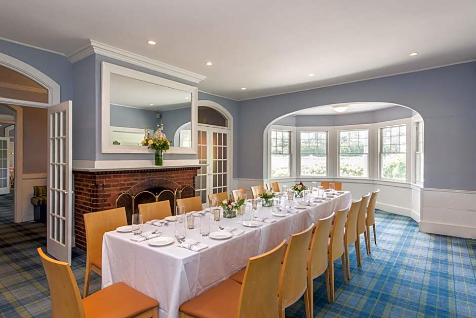 The Breakwater Inn & Spa
