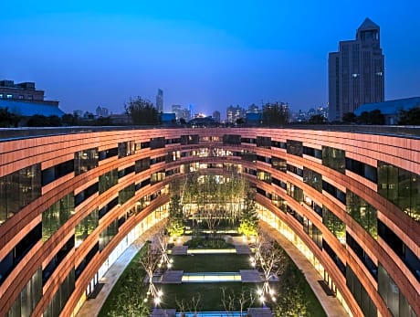 HUALUXE Shanghai Twelve At Hengshan By IHG