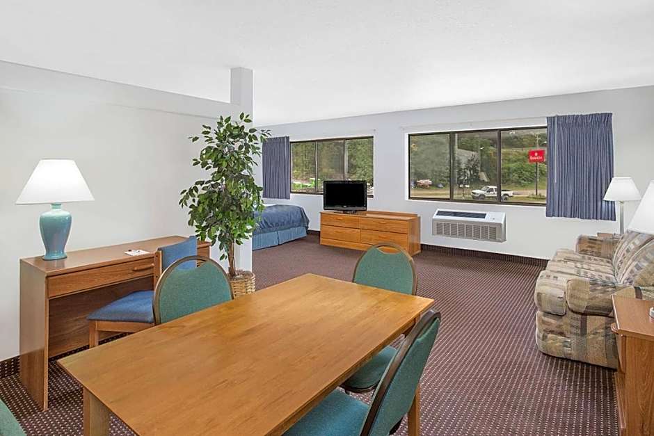 Ramada by Wyndham Hancock Waterfront