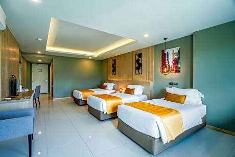 Triple Room with Garden View