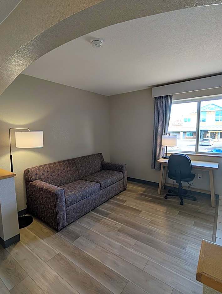 Days Inn & Suites by Wyndham Castle Rock