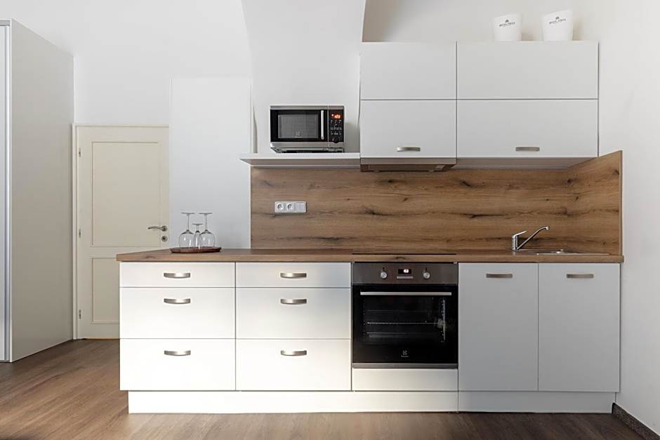 Old Town Square Residence by Emblem