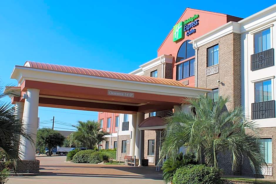 Holiday Inn Express Hotel and Suites Fairfield-North By IHG