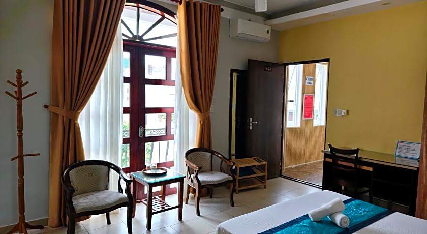 Sunny C Hotel