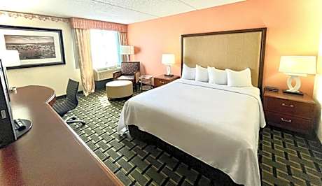 Fairbridge Hotel Cleveland East