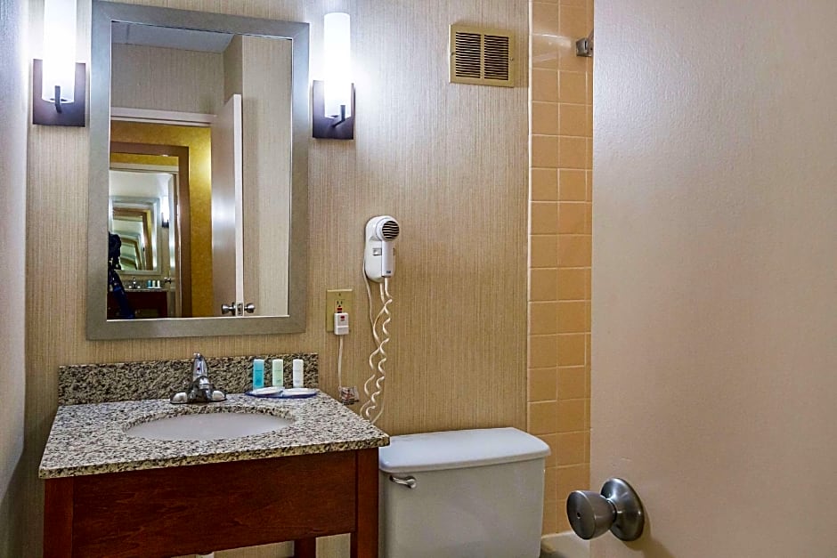 Clarion Inn Fairmont