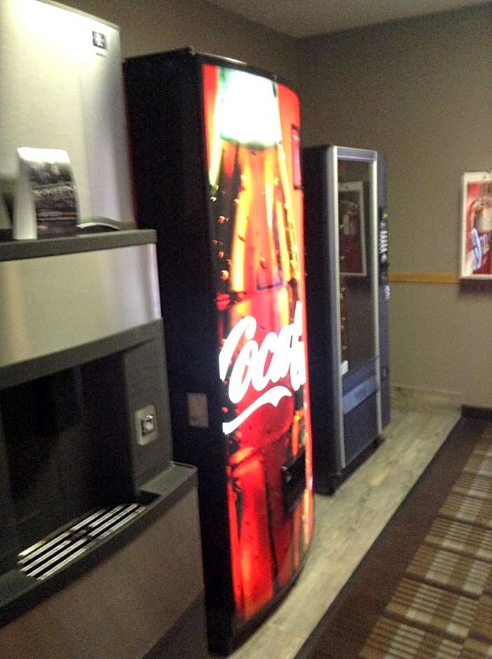 Super 8 by Wyndham Carroll/East