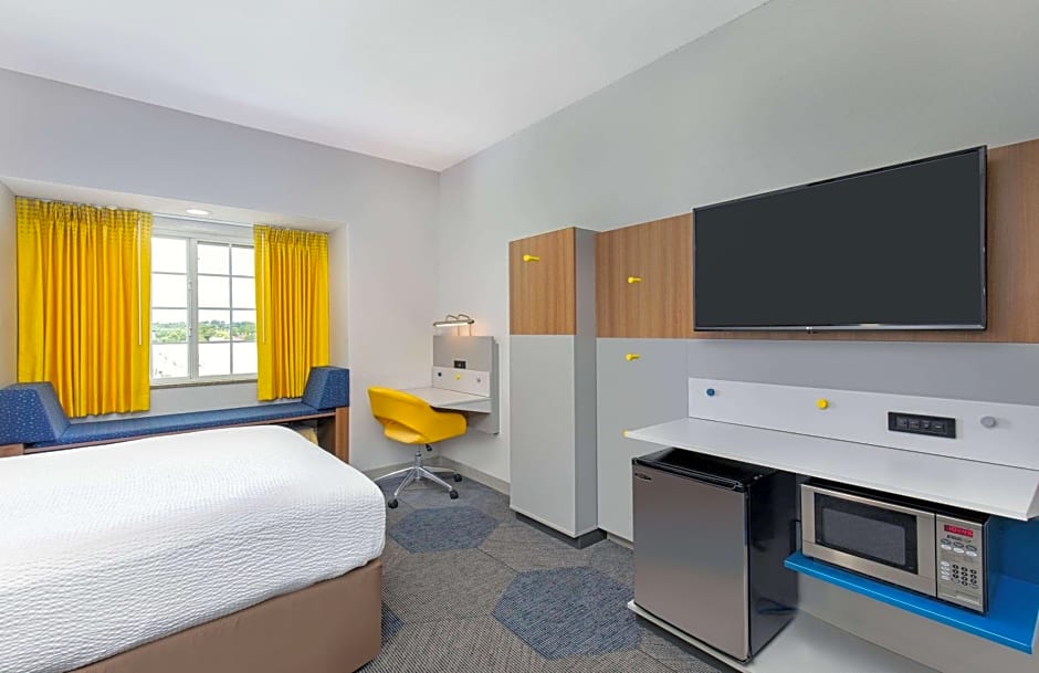 Microtel Inn and Suites by Wyndham