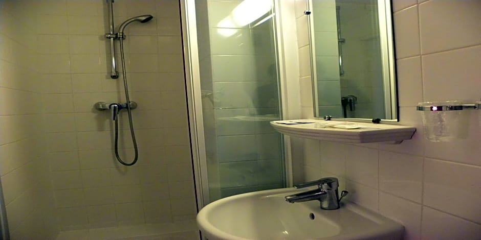 Hotel Camelia International