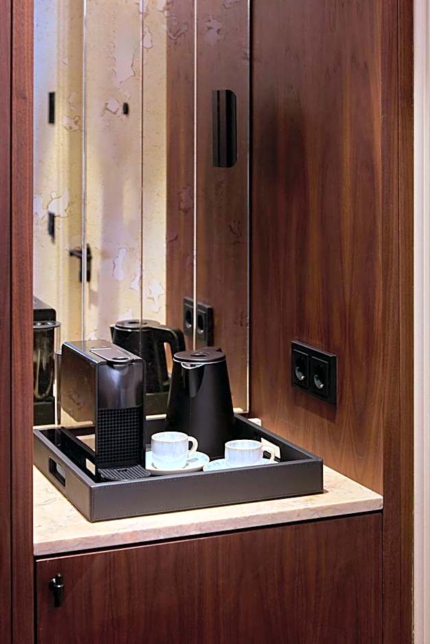 Duo Hotel Lisbon, Curio Collection by Hilton