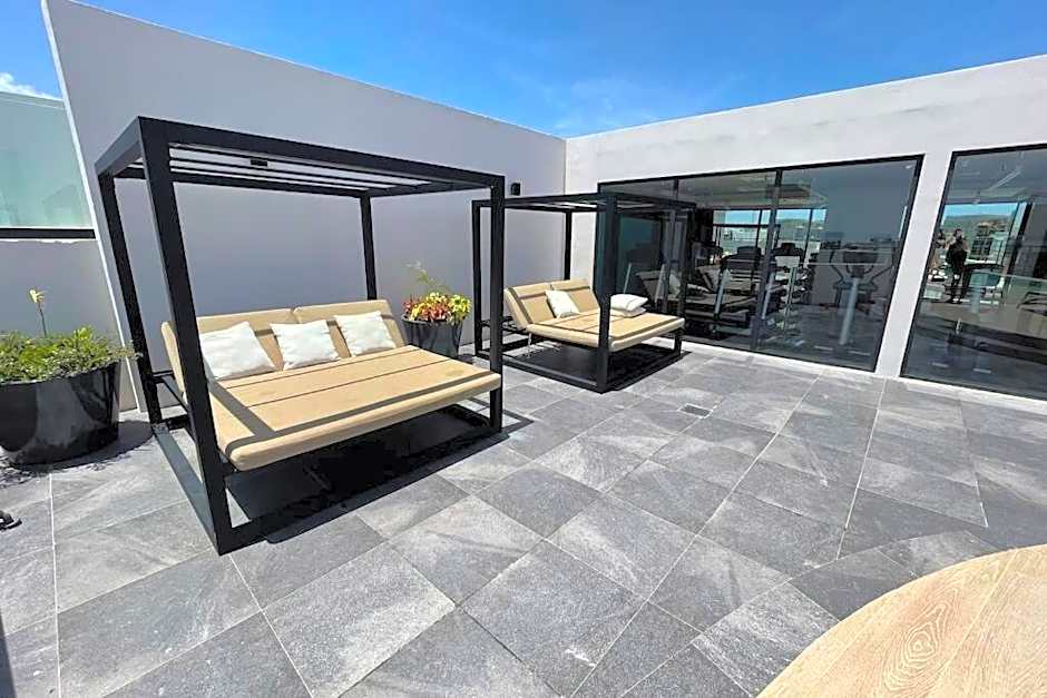 The Boat Condo by Andiani Travel