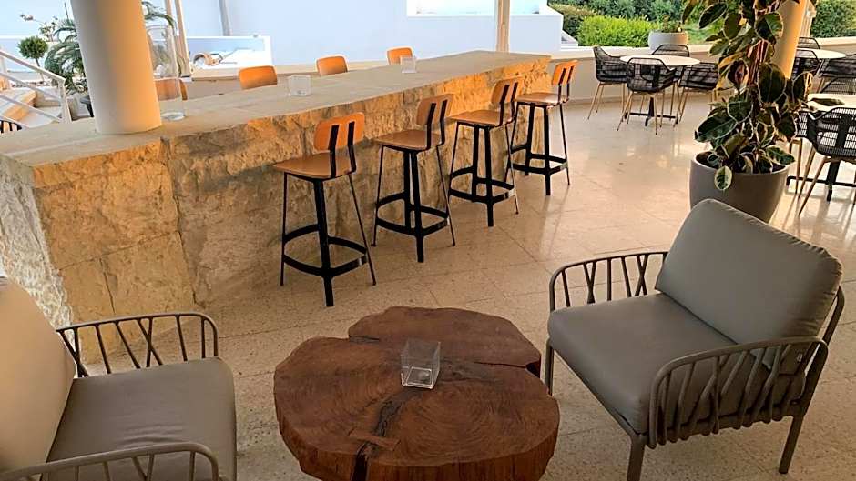 Vrachia Beach Hotel & Suites - Adults Only
