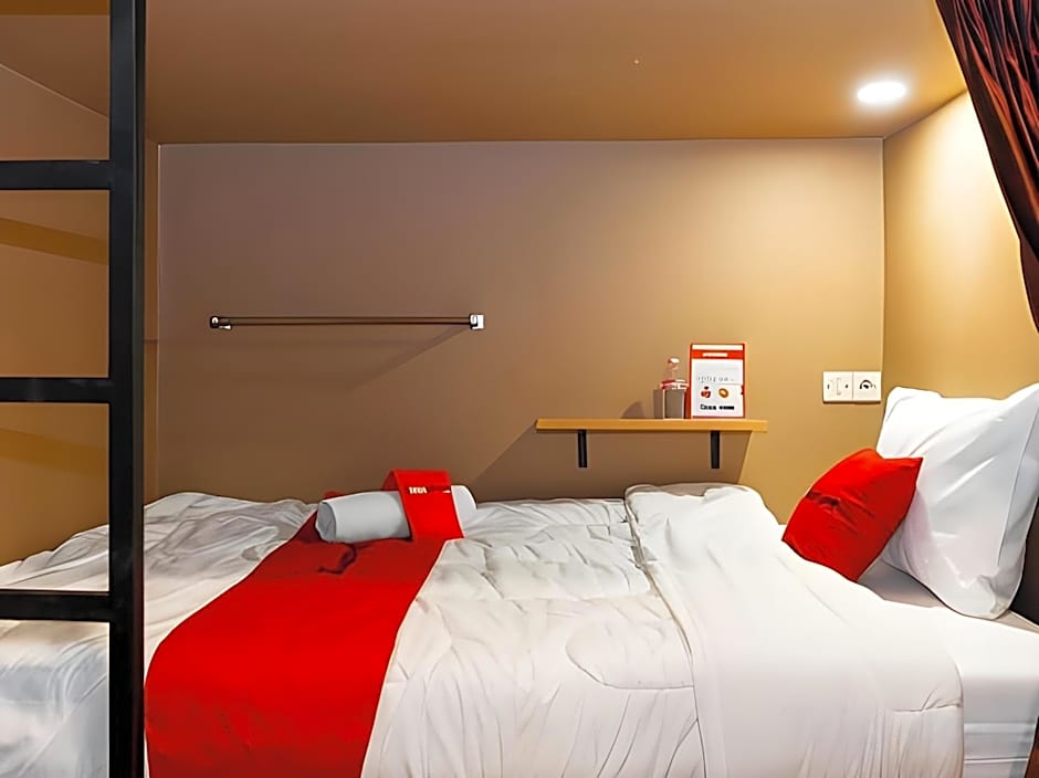 RedDoorz Hostel @ DI Panjaitan Simpang Lima
