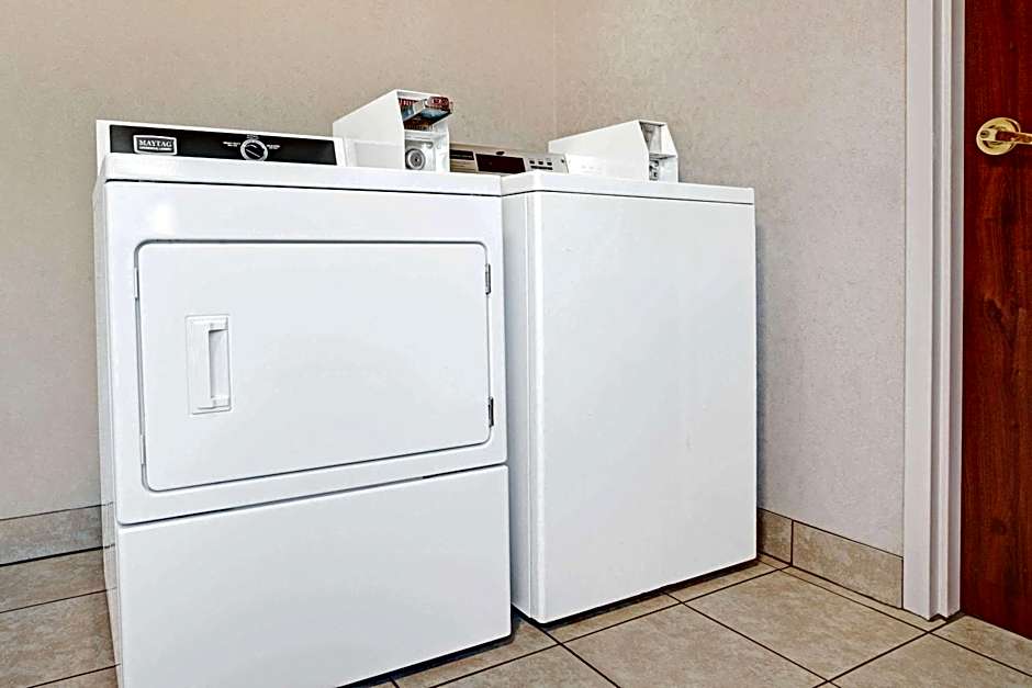 Super 8 by Wyndham Hernando