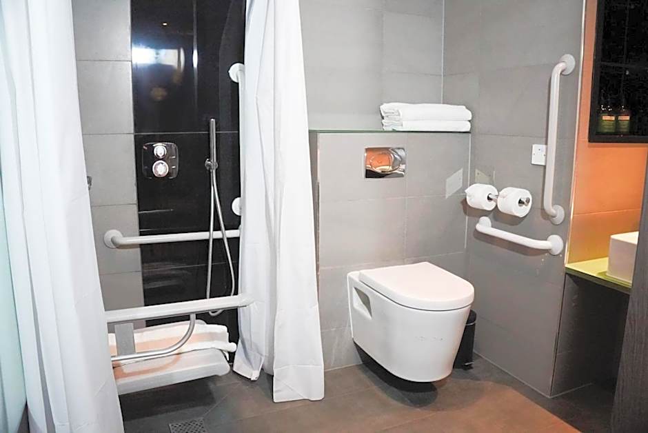 Crowne Plaza London - Kingston By IHG