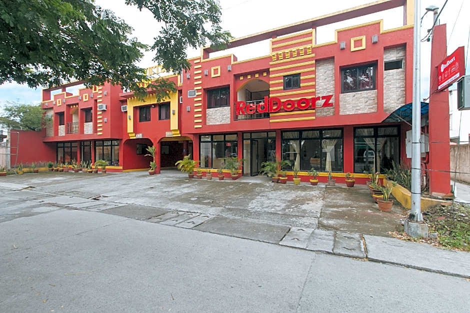 RedDoorz @ Golden Victory Hotel Mabalacat Pampanga