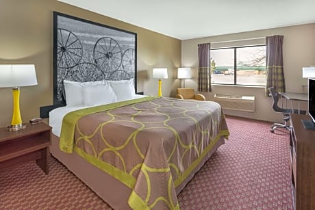 1 King Bed Non-Smoking