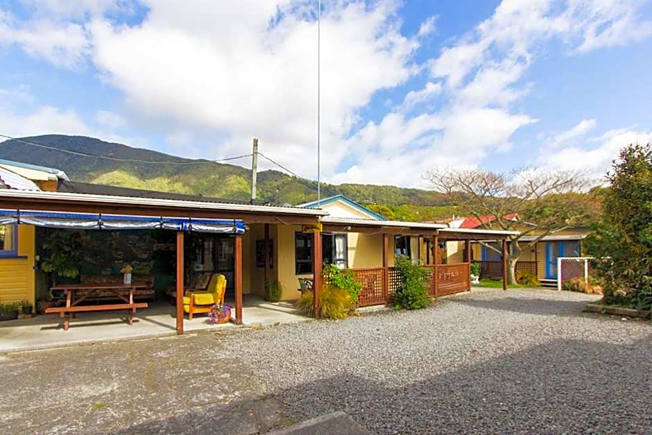 Sequoia Lodge Backpackers