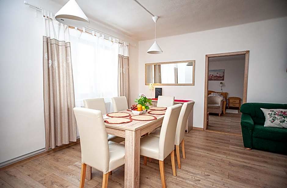 Hostinec pod úbočou