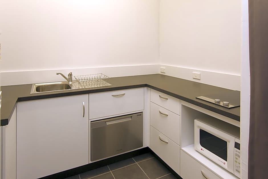 Glenmore Palms Motel